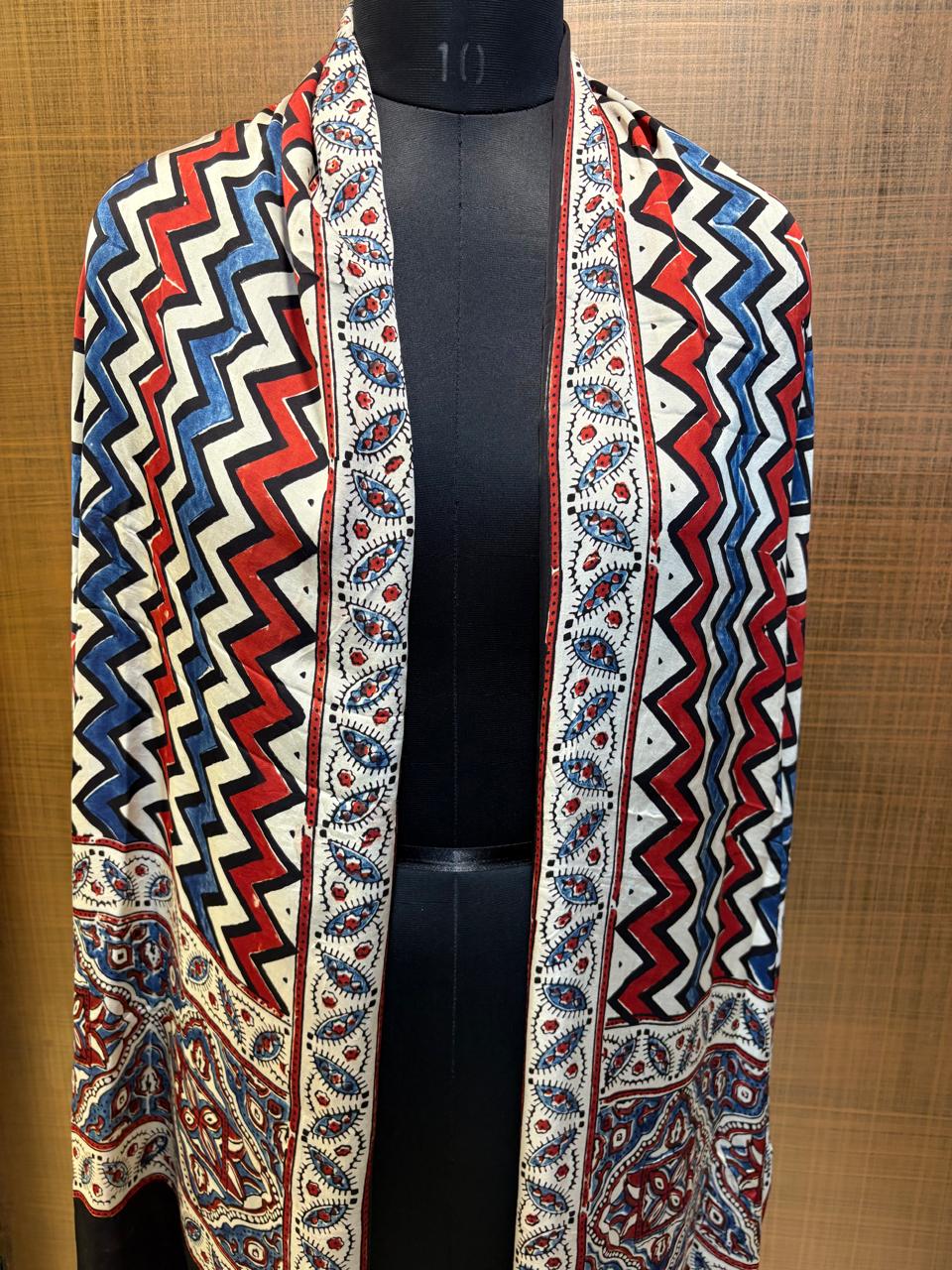Modaal Satin Zigzag Print Stole
