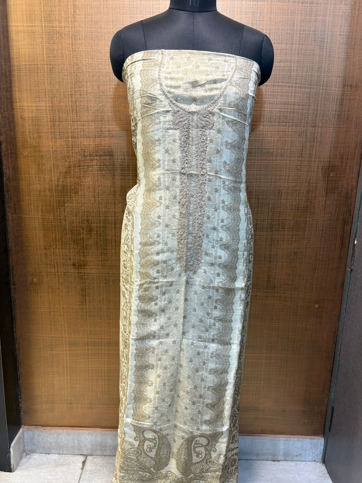 Tissue crepe beige with neck embroidery