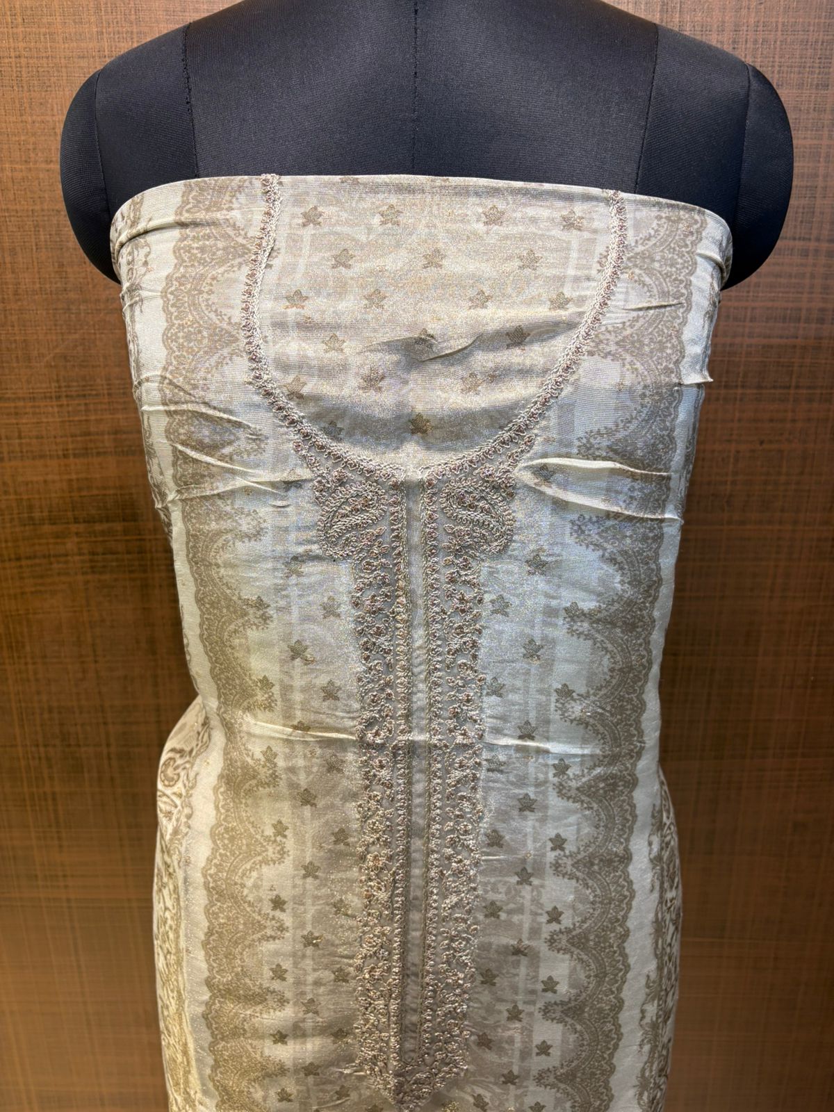 Tissue crepe beige with neck embroidery