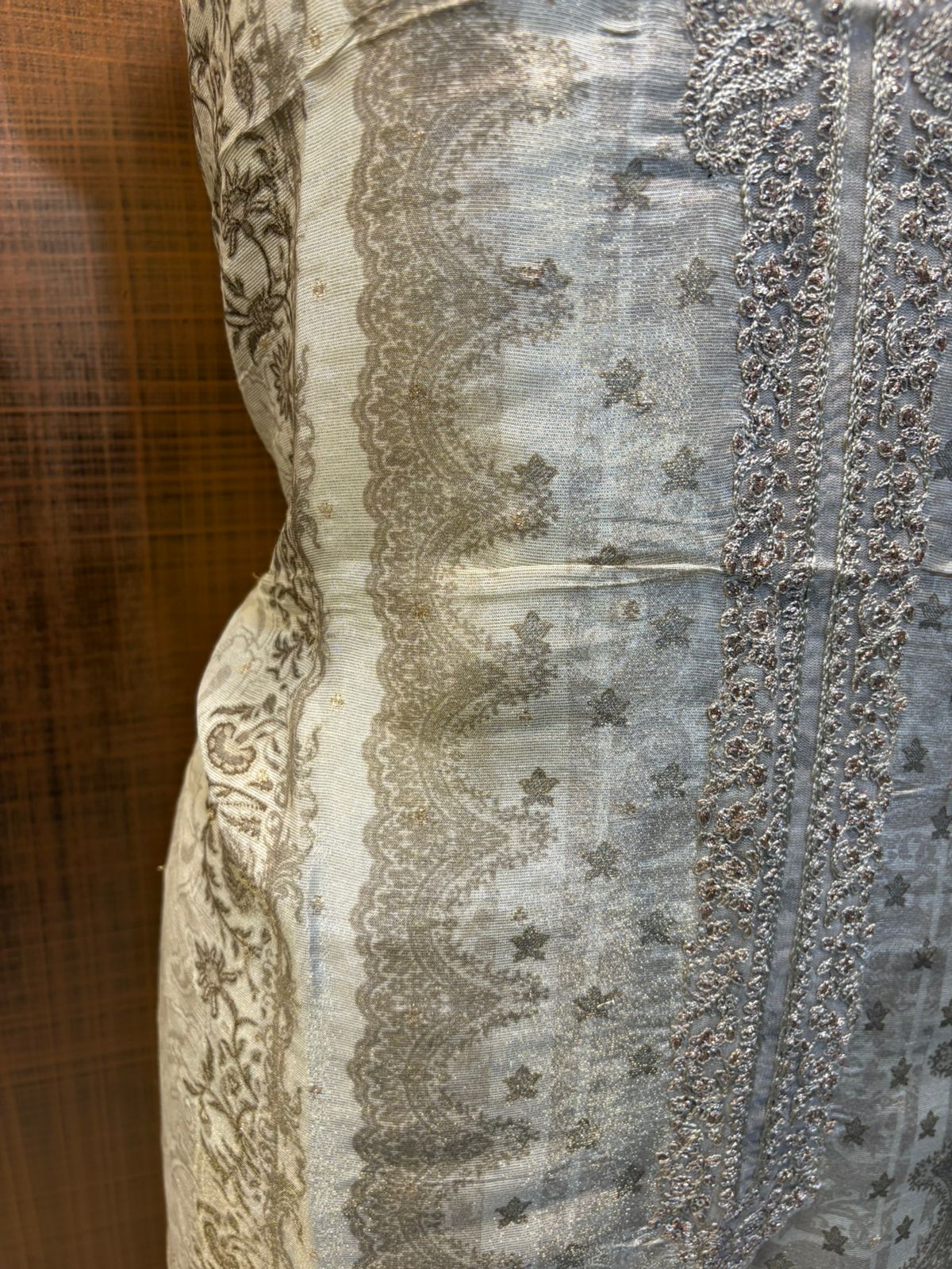 Tissue crepe beige with neck embroidery