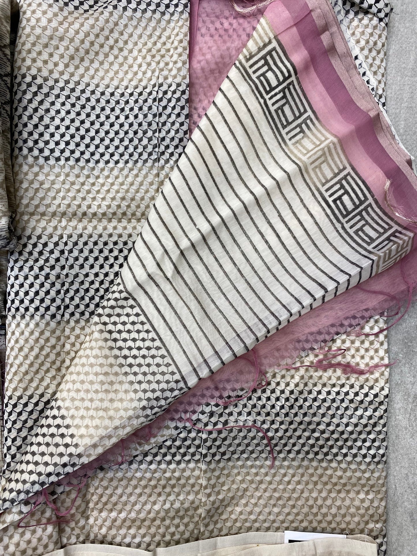 Pastel Pure Maheshwari Suit with PopColour