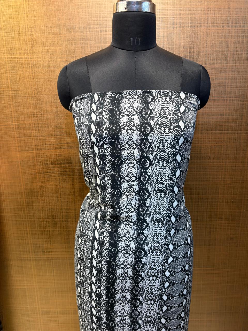 Art Crepe Black and White Suit