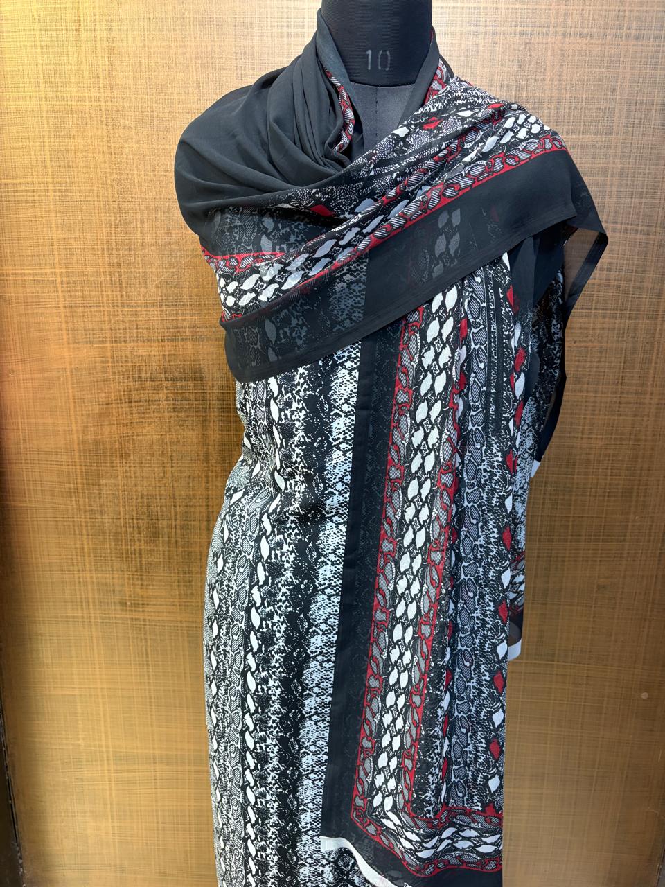 Art Crepe Black and White Suit