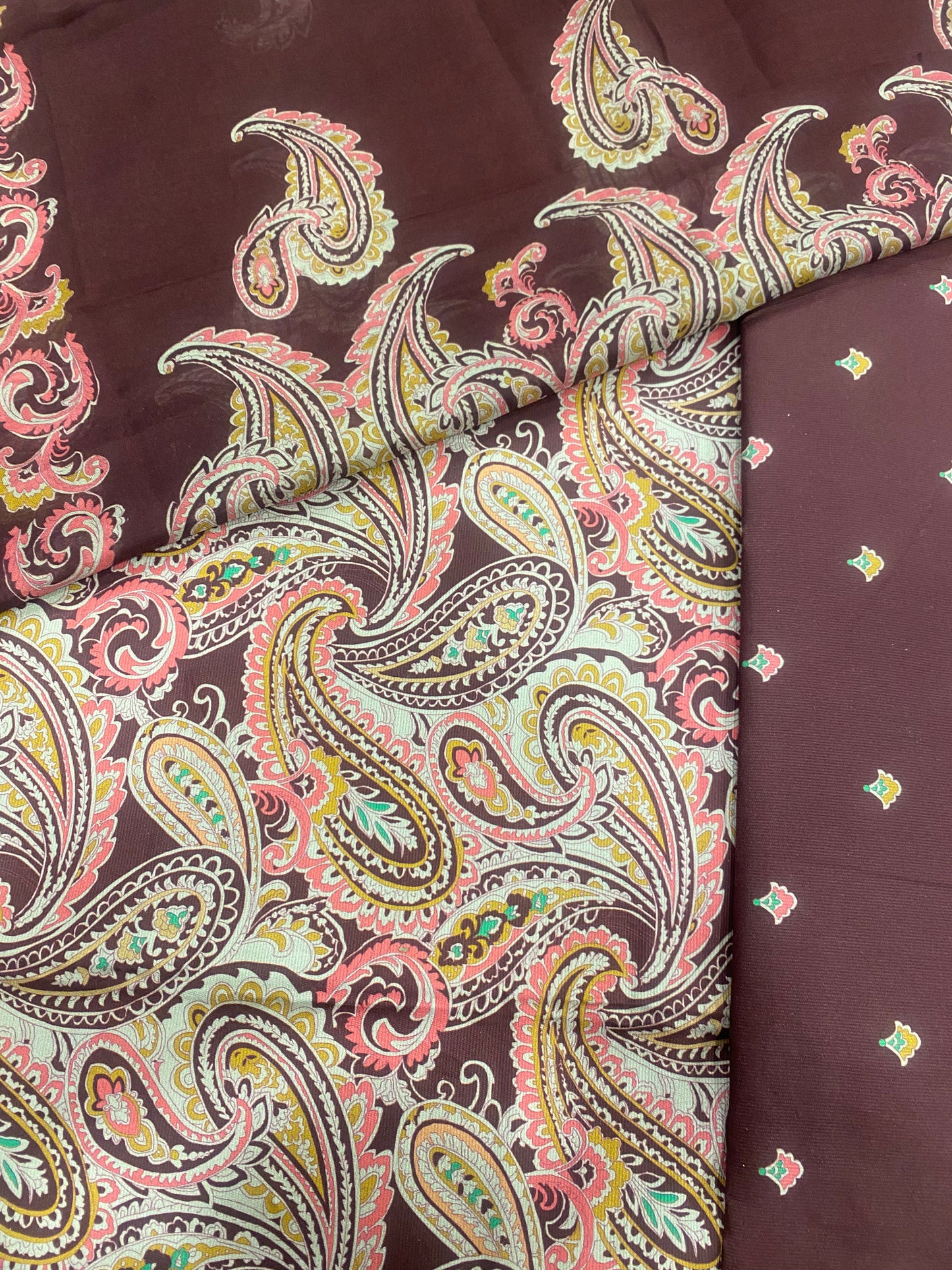 Corduroy paisleys Print suit